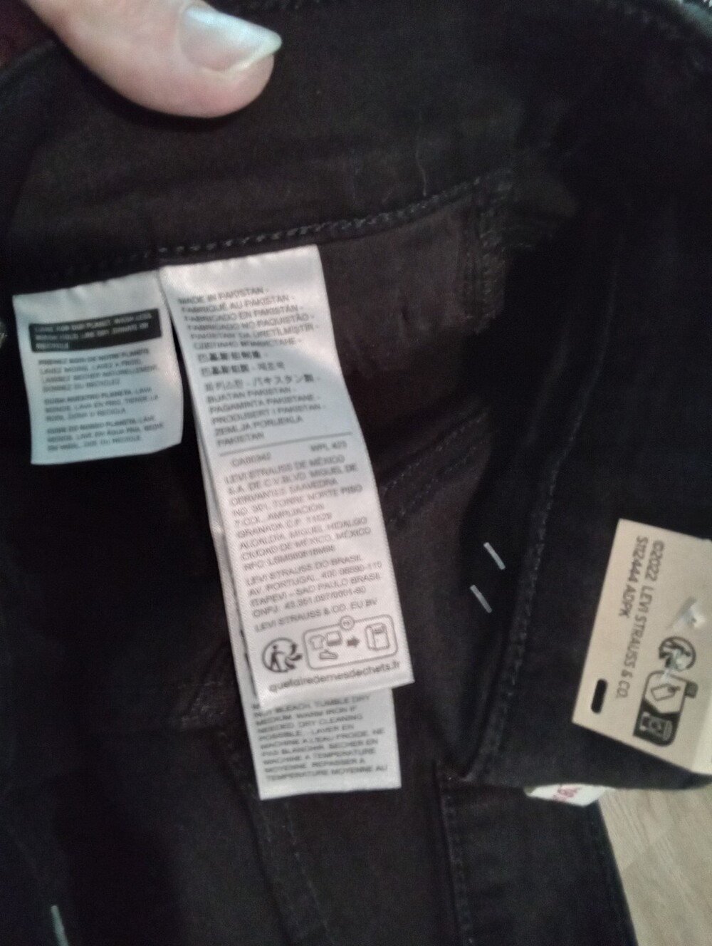 NWT Levi's Black Label 318 Shaping Wide Leg Jeans Sz 26x32 Soft Black Stretch - Picture 10 of 14